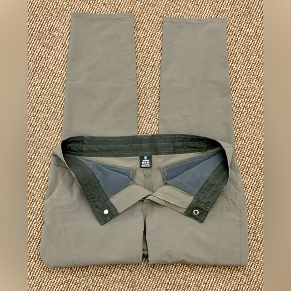 Men's 33 x 32 KUHL DECEPTR Grey Khaki Lightweight Technical Hybrid Hiking Pants - Picture 11 of 14